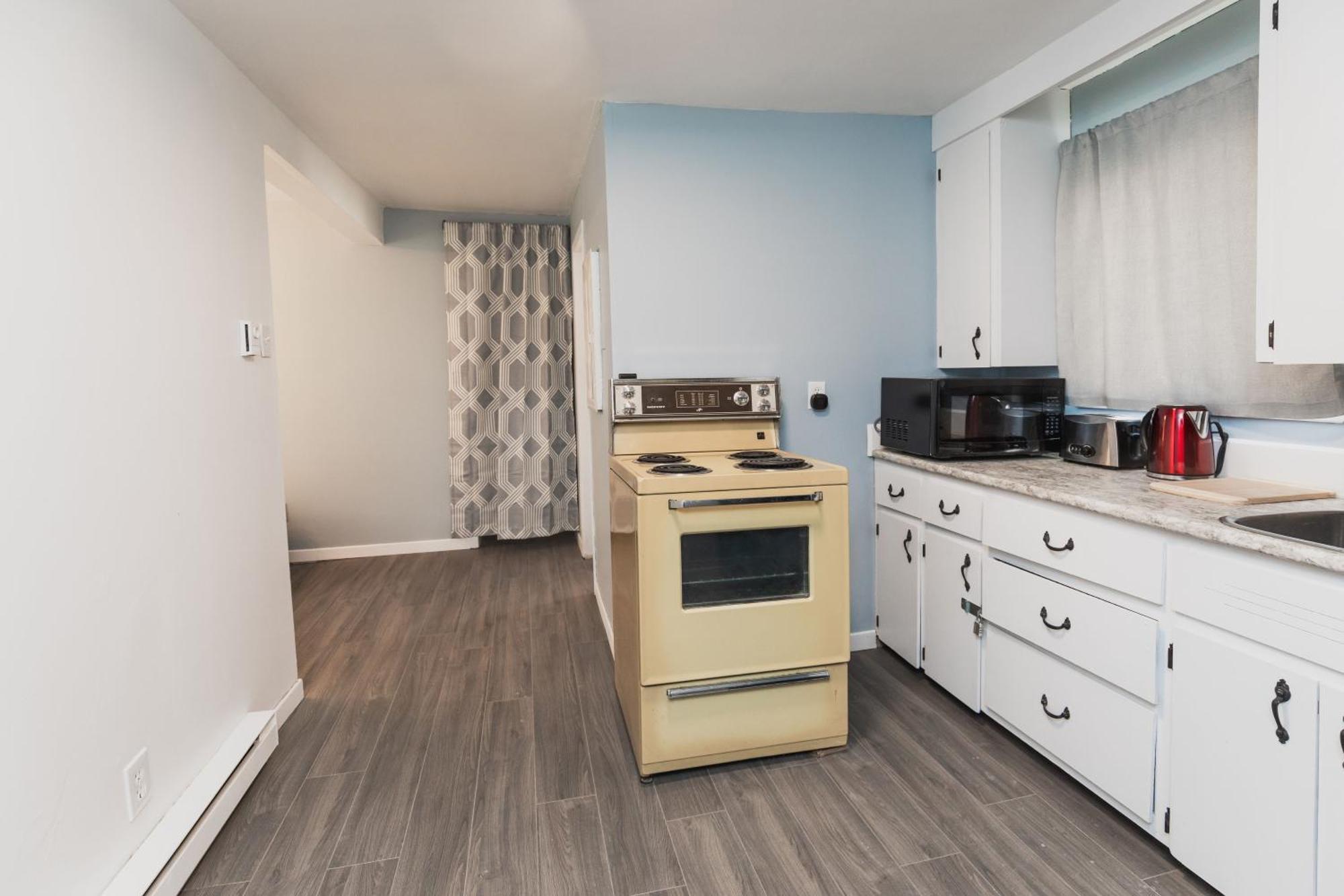 Avenir Centre Suite - Near Nbcc, Moncton Hospital, Airport Exterior photo